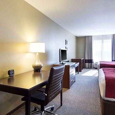 Comfort Suites & Conference Center Worthington Kültér fotó
