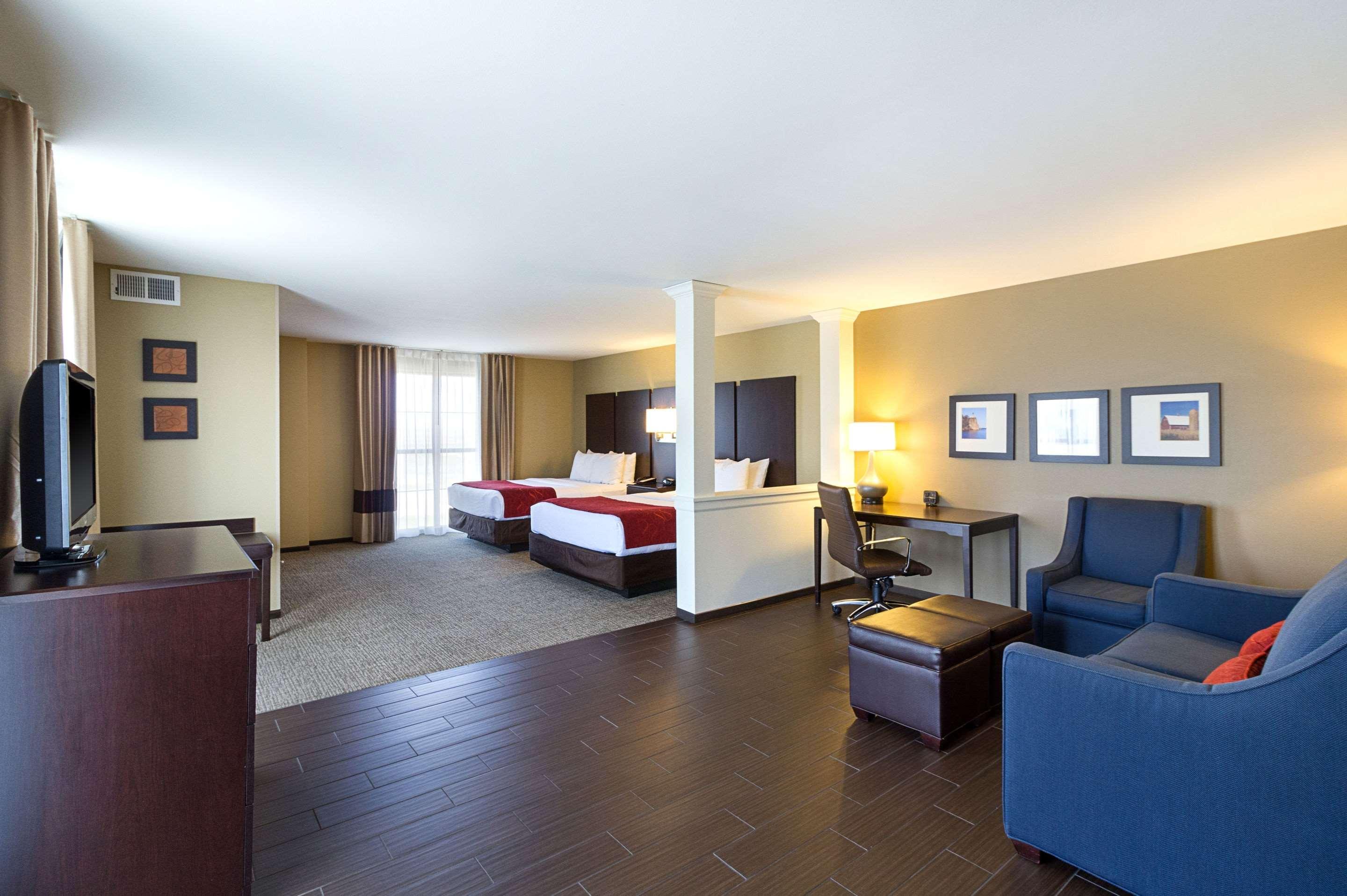 Comfort Suites & Conference Center Worthington Kültér fotó