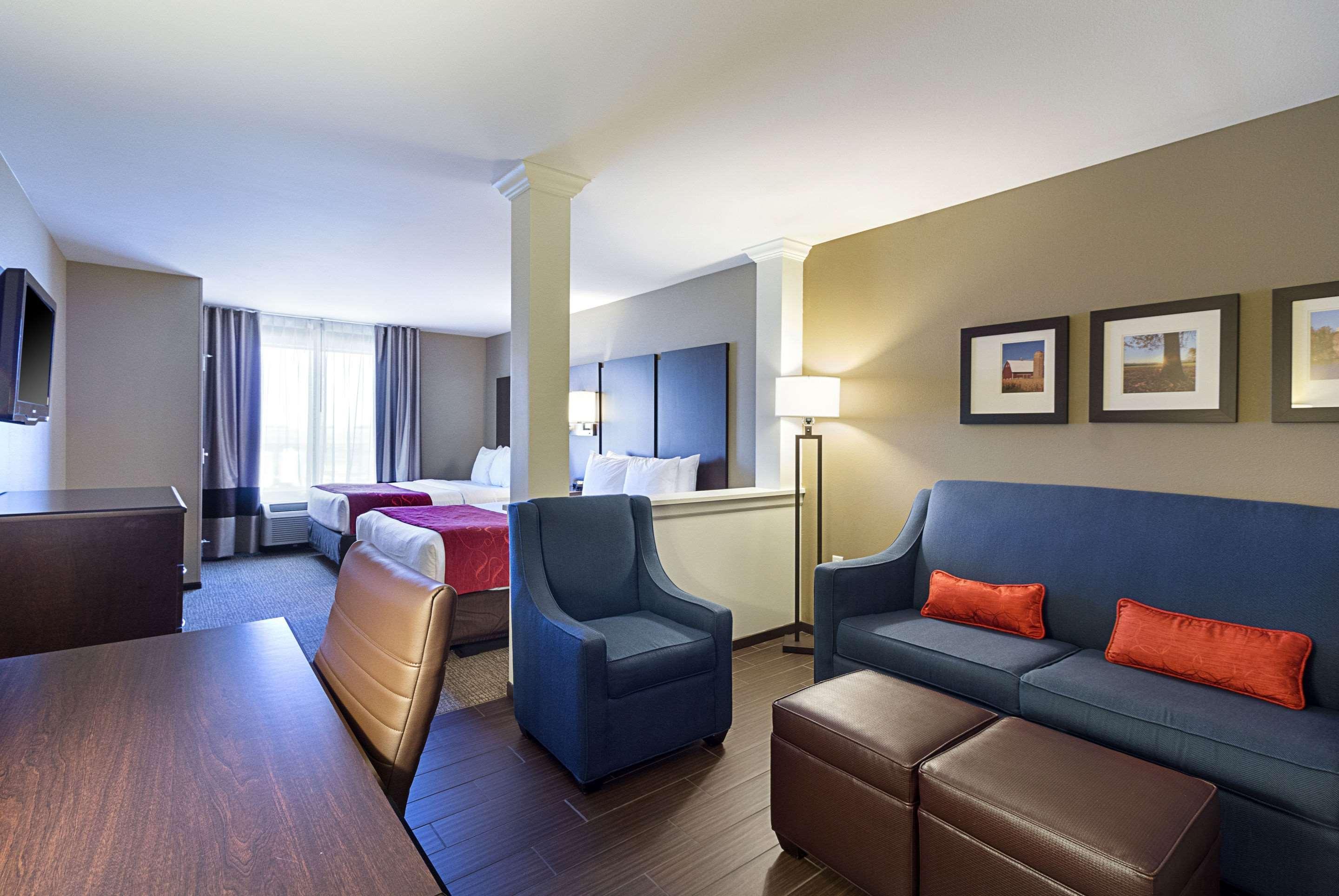 Comfort Suites & Conference Center Worthington Kültér fotó