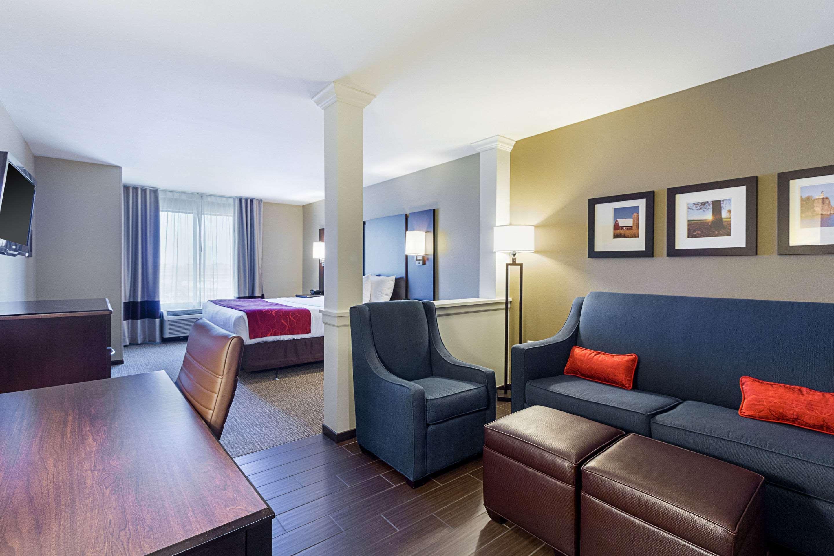 Comfort Suites & Conference Center Worthington Kültér fotó