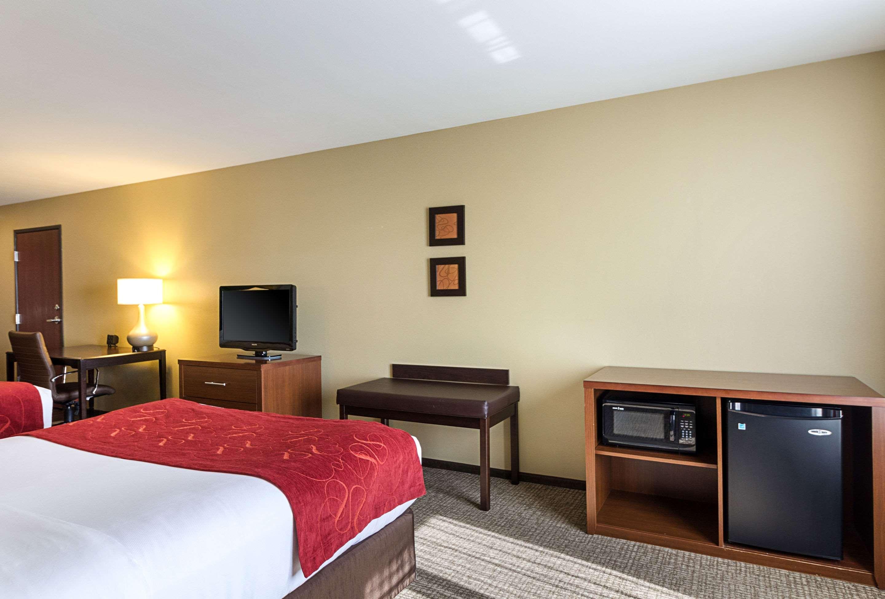 Comfort Suites & Conference Center Worthington Kültér fotó