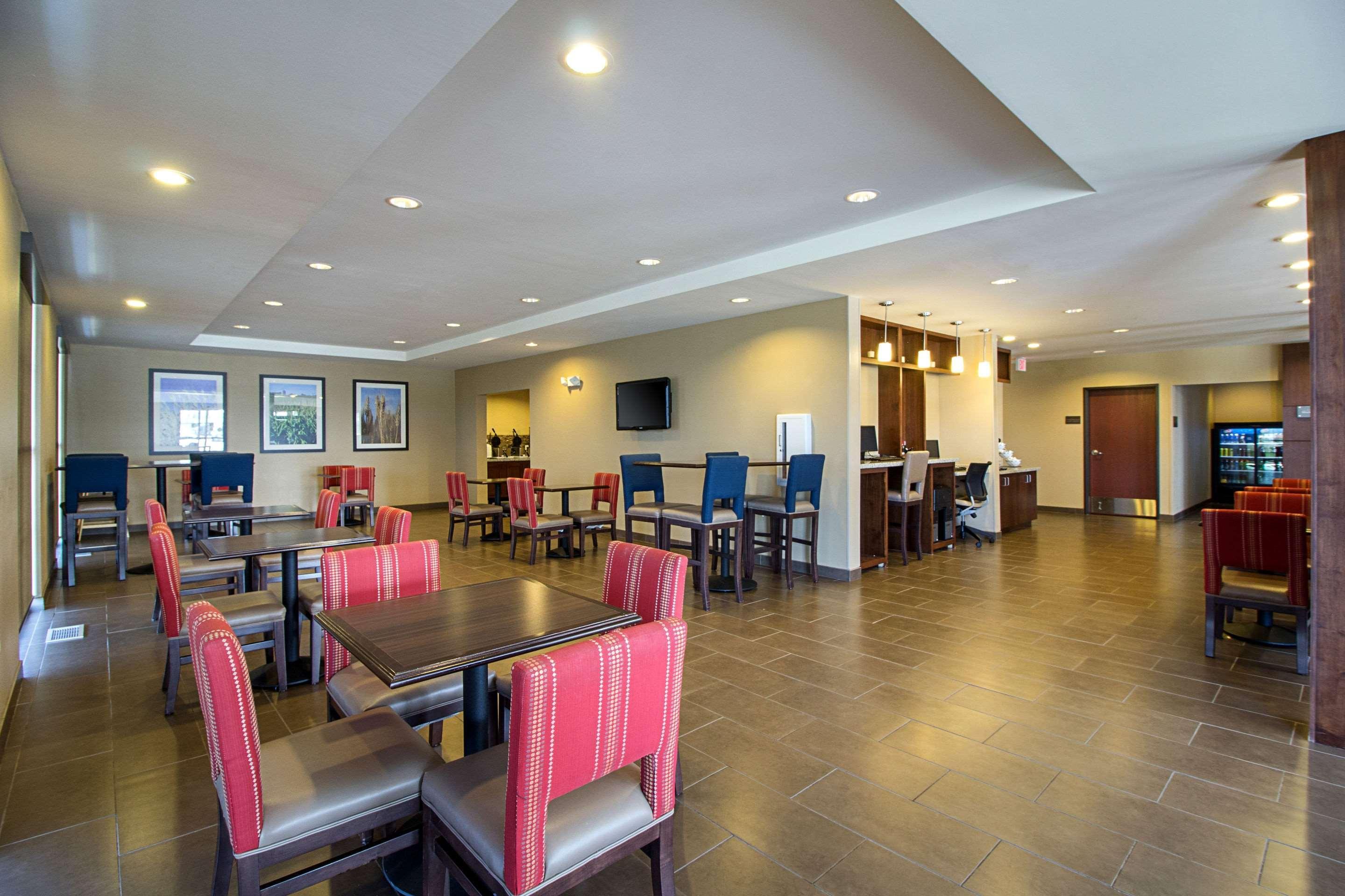 Comfort Suites & Conference Center Worthington Kültér fotó
