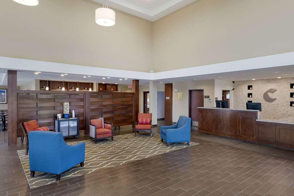 Comfort Suites & Conference Center Worthington Beltér fotó