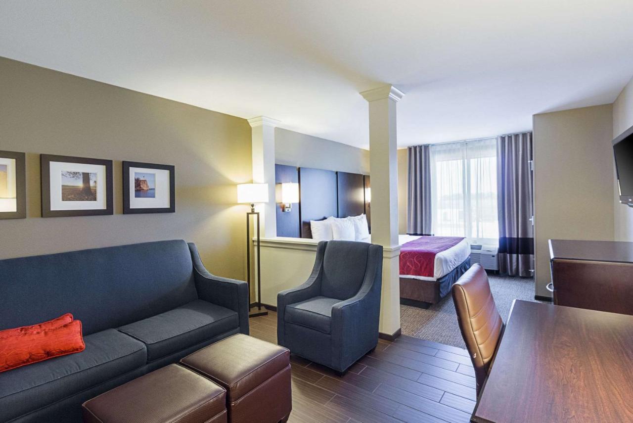 Comfort Suites & Conference Center Worthington Kültér fotó
