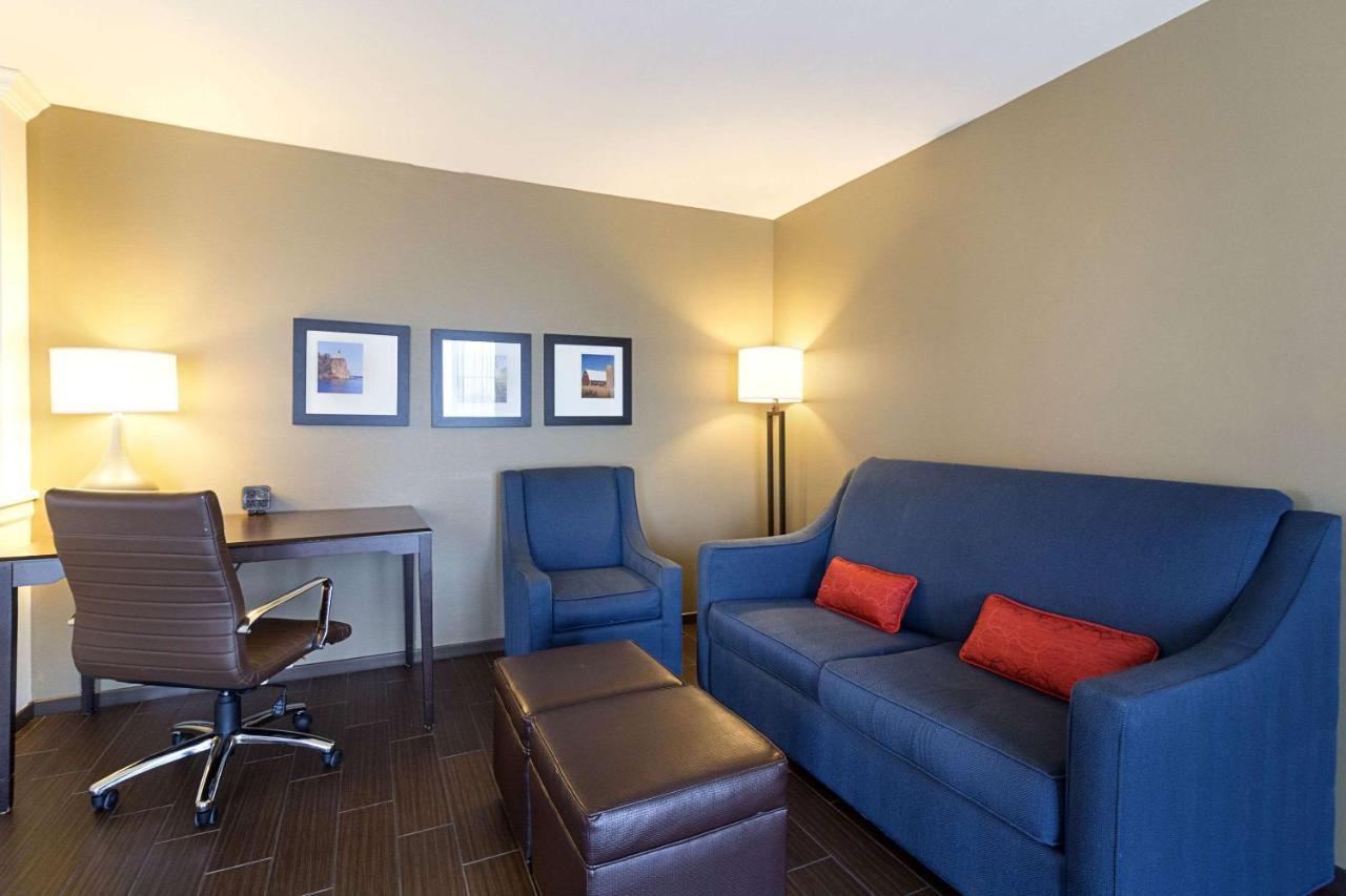 Comfort Suites & Conference Center Worthington Kültér fotó